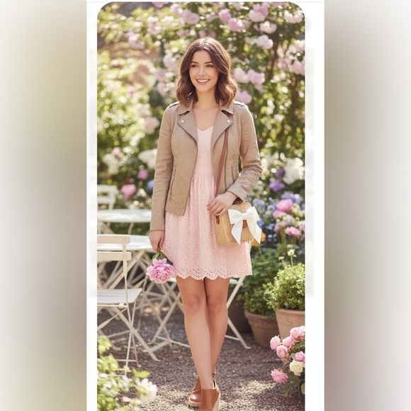 Guess Jackets & Blazers - Guess brown Utility Jacket with Collared Neckline and Fitted Silhouette